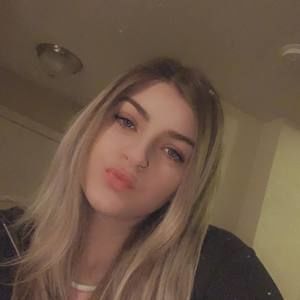 Meet your Posher, Hallie